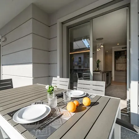 Villa Sunrise - Luxury Property With Pool & Large Private Garden, Few Steps From The Beach, Ideal For People With Mobility Issues Dervio Exterior photo