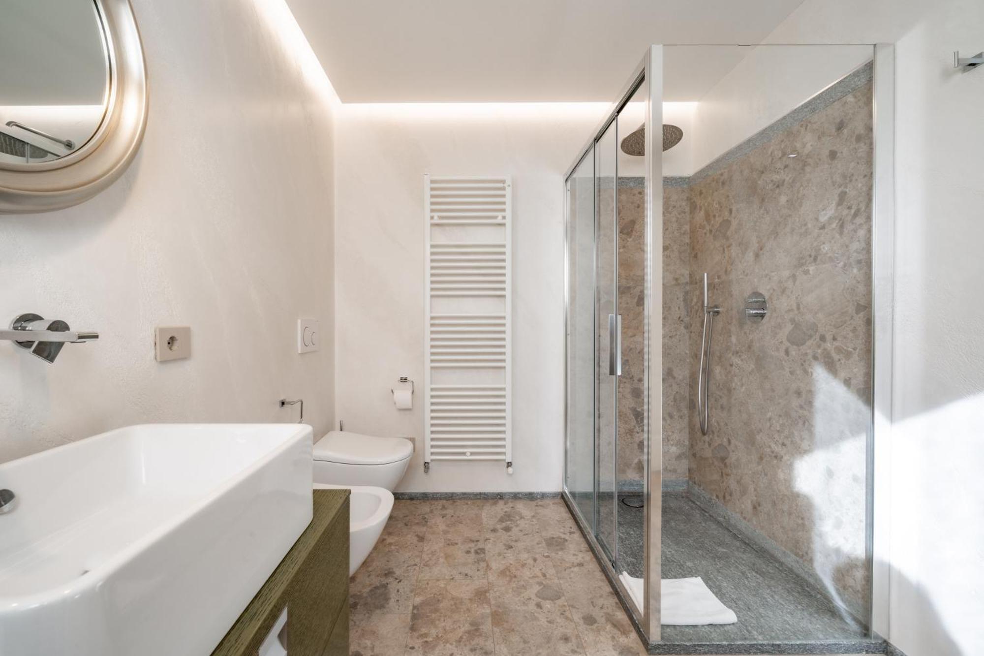 Villa Sunrise - Luxury Property With Pool & Large Private Garden, Few Steps From The Beach, Ideal For People With Mobility Issues Dervio