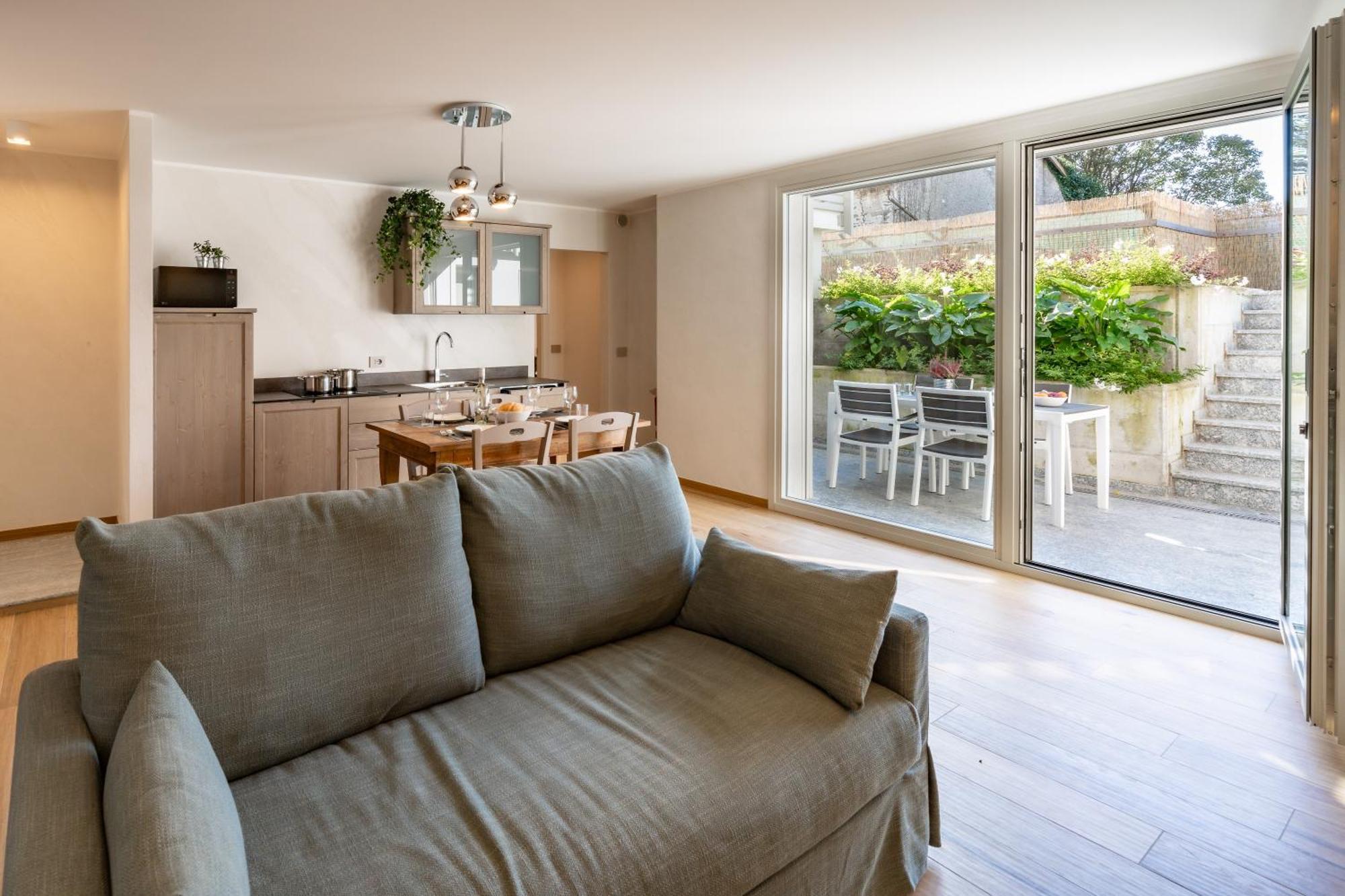 Villa Villa Sunrise - Luxury Property With Pool & Large Private Garden, Few Steps From The Beach, Ideal For People With Mobility Issues Dervio