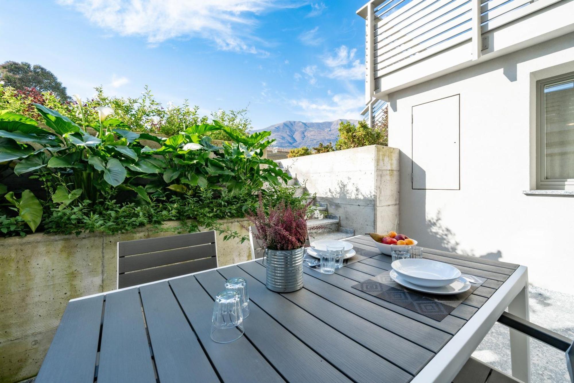 Villa Villa Sunrise - Luxury Property With Pool & Large Private Garden, Few Steps From The Beach, Ideal For People With Mobility Issues Dervio